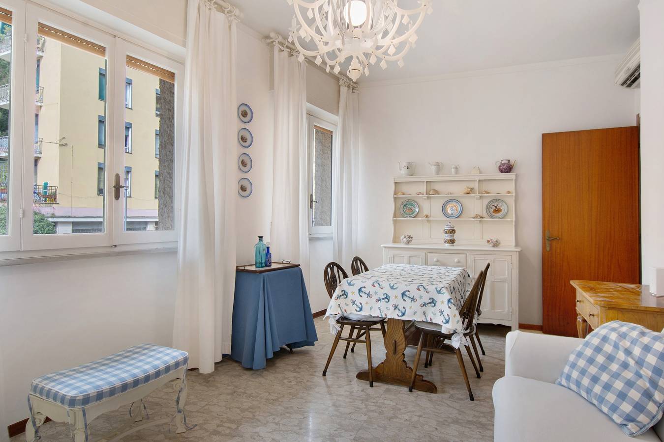Cały apartament, Apartment 'Zaffiro  with Garage' with Private Terrace, Wi-Fi and Air Conditioning in Rapallo (Miasto), Rapallo