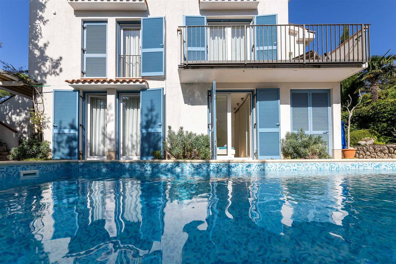Appartamento vacanze a Njivice a partire da 400€ a notte