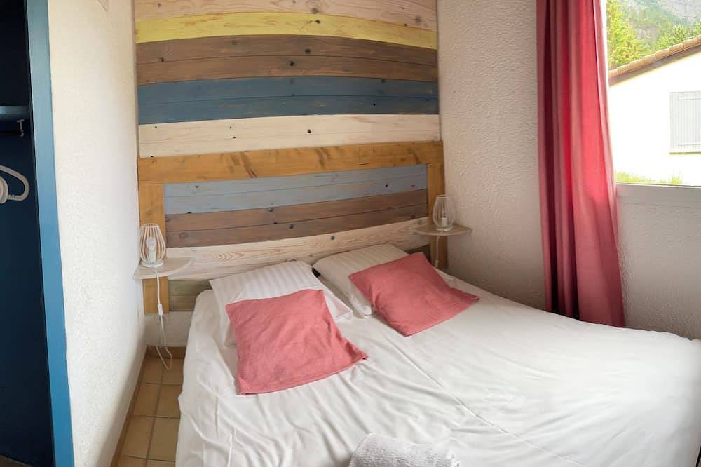 Une de nos villas dans un hameau composé de 6 villas + 1 gîte dans notre Mas, in Clamensane, Région de Forcalquier