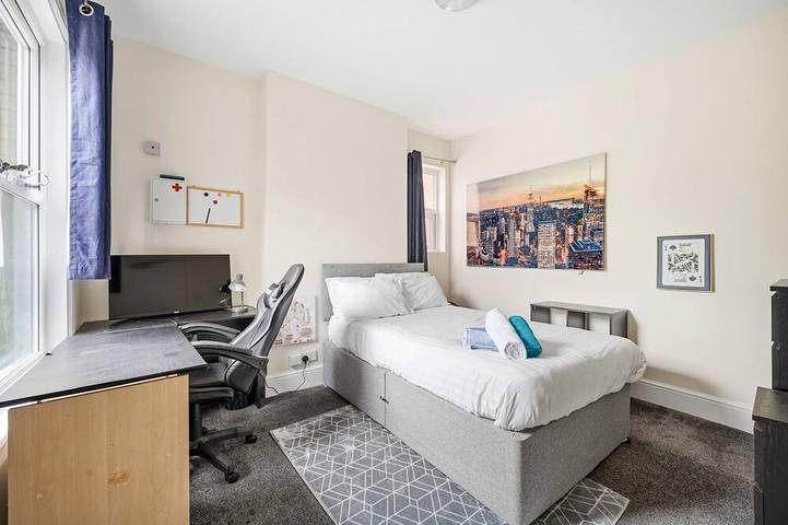 Peaceful 4-Bed Home in Aylesbury in Aylesbury, Buckinghamshire