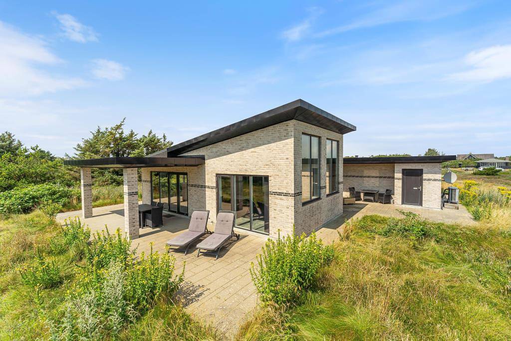 Moderne feriehus i Søndervig med sauna, spa og lækker terrasse in Søndervig, Holmsland Klit