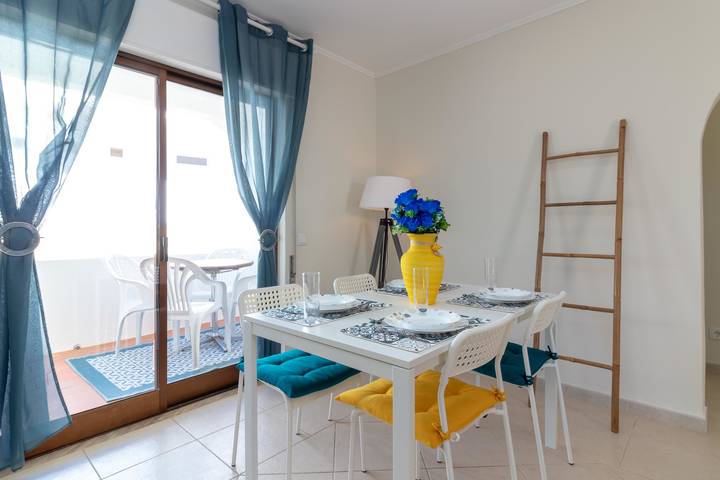 Ganze Wohnung, Ferienwohnung für 4 Personen mit Garten in Carvoeiro, Faro Distrikt