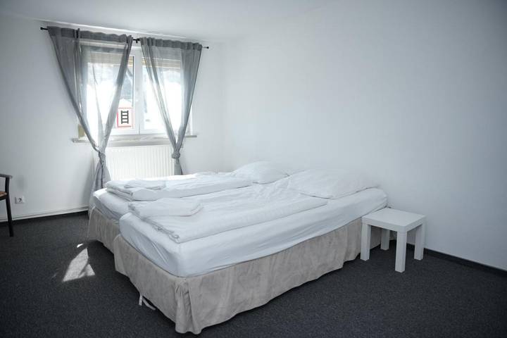Hotel für 5 Personen, mit Balkon und Garten sowie Ausblick, kinderfreundlich in Wiesbaden - 3