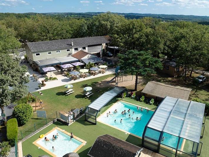 Camping pour 5 personnes, avec bassin pour enfant, animaux acceptés dans le Lot