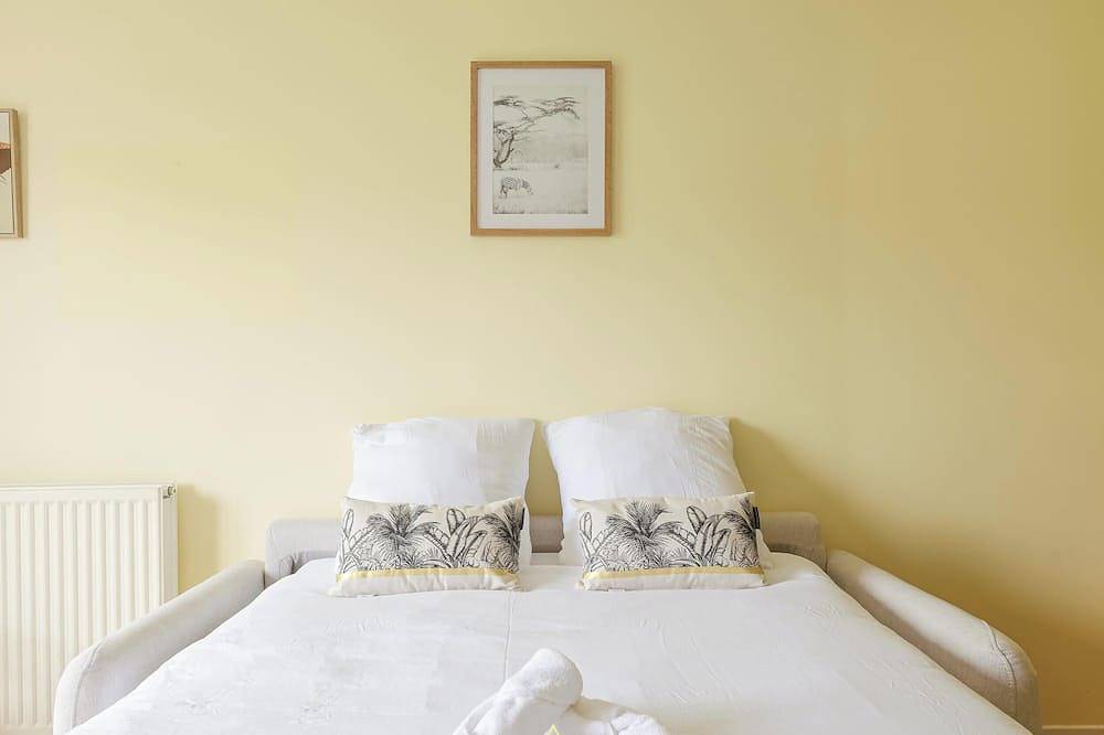 Entire apartment, Buxengeorgiens Giroust - T2- 10min to Disneyland in Bussy-Saint-Georges, Seine-et-Marne