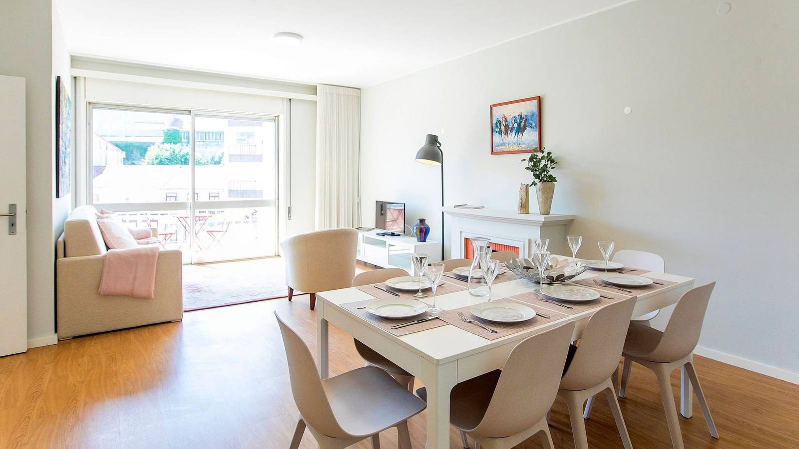 Entire apartment, 3Br Apartment in Santa Catarina by Lovelystay in Santo Ildefonso, Porto