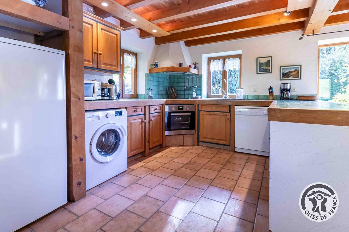 Les Glycines in Oust, Parc naturel régional des Pyrénées ariégeoises