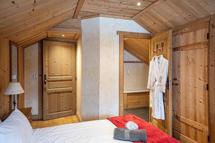 Chalet pour 10 personnes, avec balcon ainsi que jacuzzi et sauna, animaux acceptés dans Méribel - 3