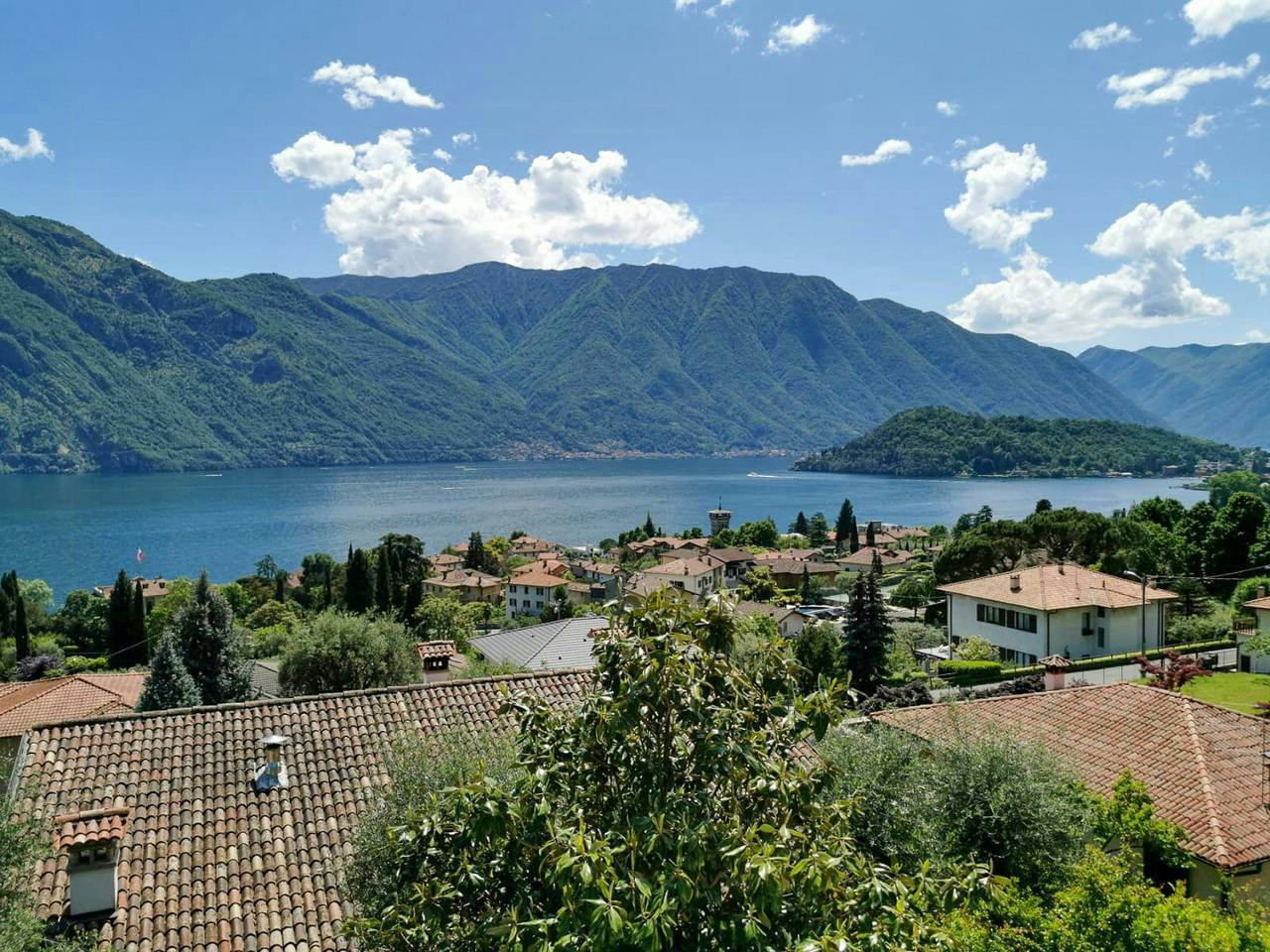 Appartement entier, Mansarde avec vue panoramique sur le lac de Côme in Tremezzo, Région de Tremezzina