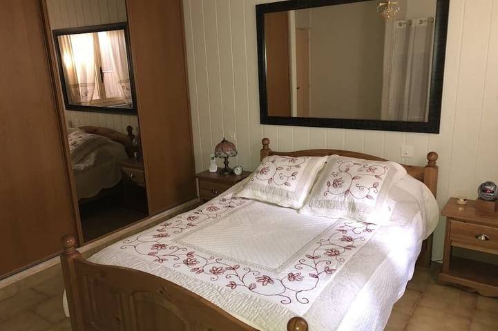 Location de vacances pour 6 personnes, avec jardin et terrasse à Montaren-et-Saint-Médiers - 2