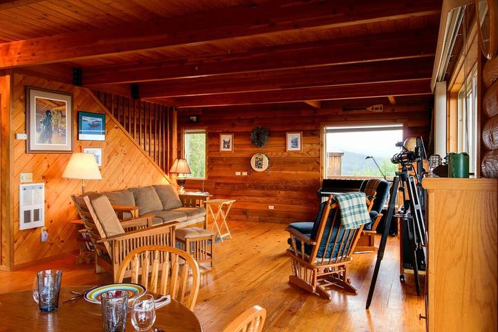 Vacation rental for 14 people, with hot tub and yard as well as balcony, with pets in Olympic National Park
