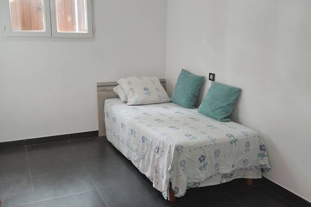 Countryside Villa With Shared Pool  in Belgentier, Region de Toulon