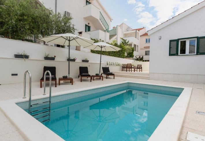Villa pour 5 personnes, avec jardin ainsi que vue et piscine dans Šolta - 3