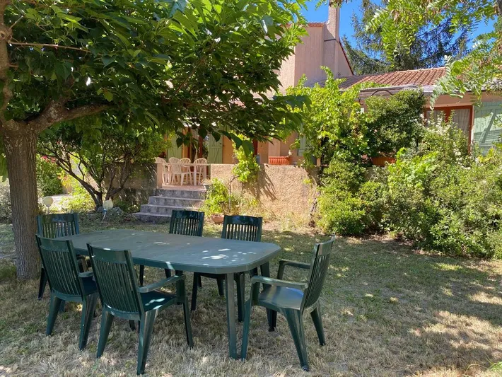 Chalet para 10 personas, con jardín y piscina - 1