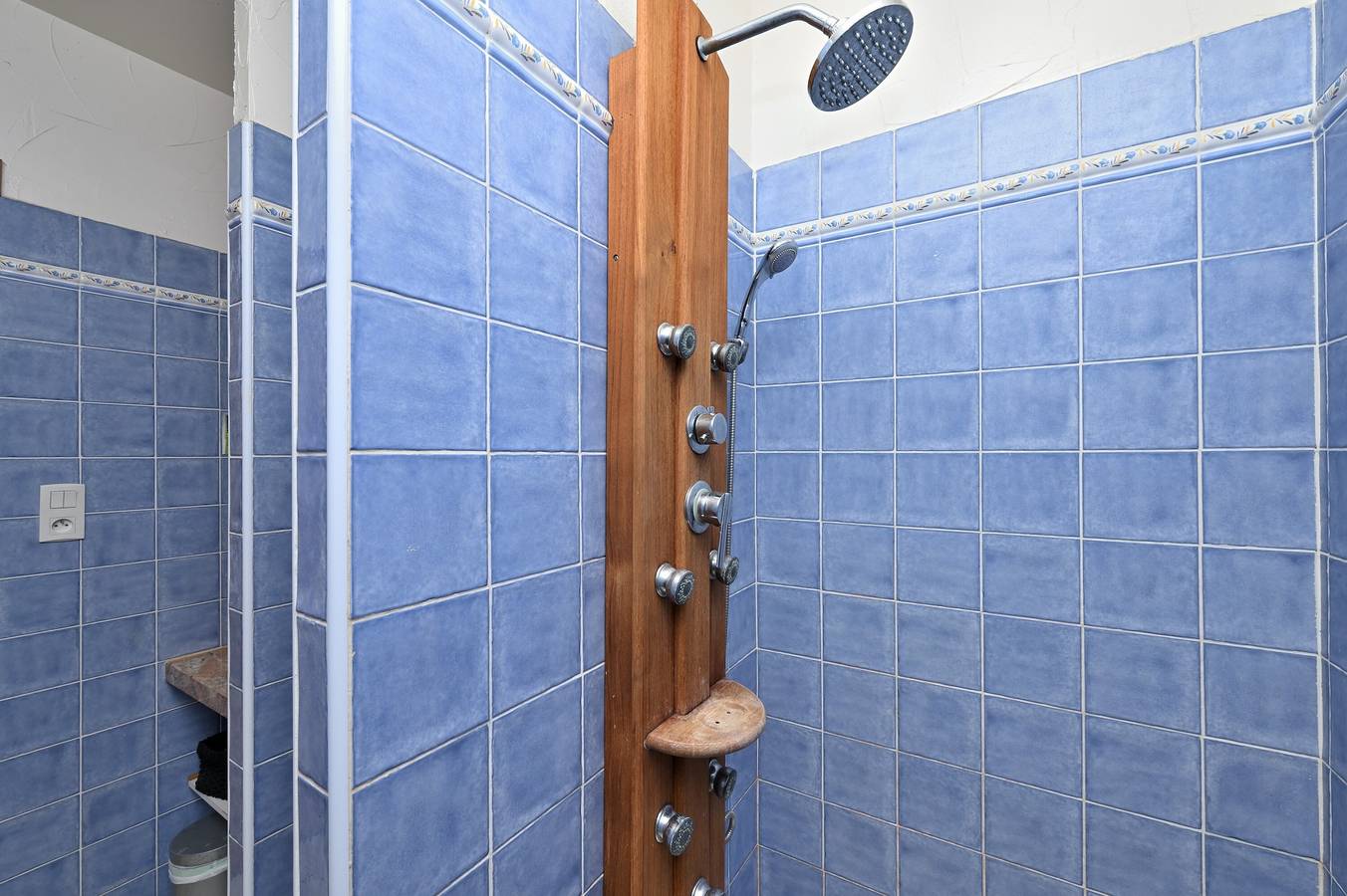 Bed and Breakfast 'Chambre Gentiane' con vistas a la montaña, terraza y jardín compartidos in Guchen, Parque nacional de los Pirineos