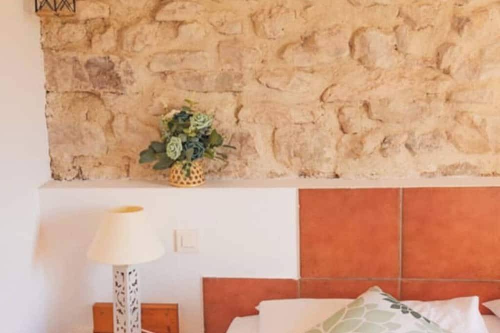 Gîte de charme pour 5 personnes au cœur du massif de Fontfroide,piscine & tennis in Narbonne, Côte méditerranéenne (France)