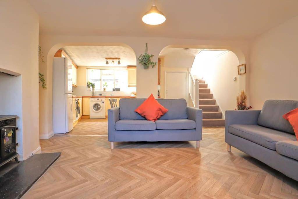 Four-Bedroom House in Folkestone, Kent