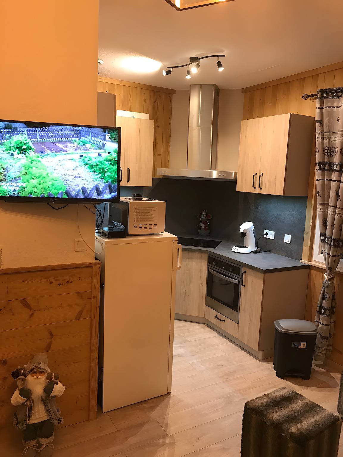 Chalet 'La Petite Chaumière' met uitzicht op de bergen, privéterras en Wi-Fi in Saint-Maurice-sur-Moselle, Épinal en omgeving