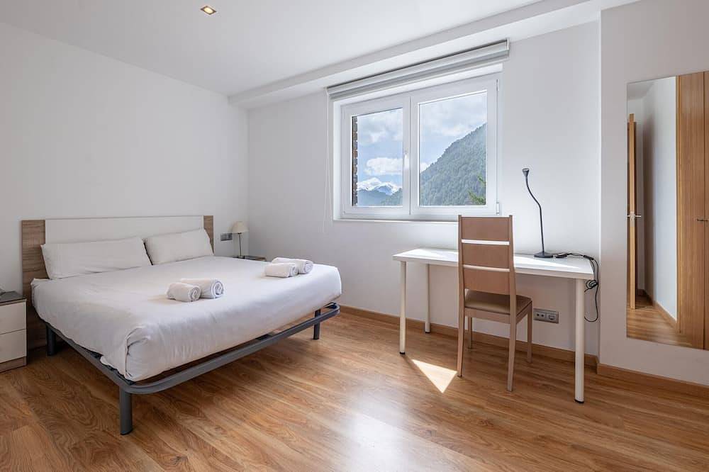 Apartamento entero, Apartamento de 2 habitaciones en Arinsal con parking, 4 pers. in Arinsal, Pal Arinsal