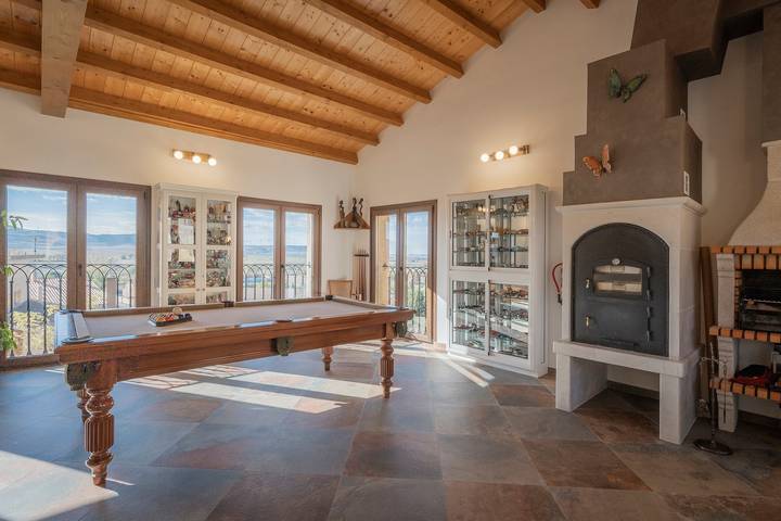 Country House 'Casa Rural El Rincon Del Chef' with Private Garden, Wi-Fi and Air Conditioning in Castrojeriz, Burgos Province