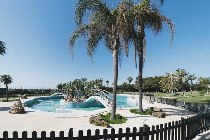 Apartamento de vacaciones para 4 personas, con terraza además de jardín y piscina - 1