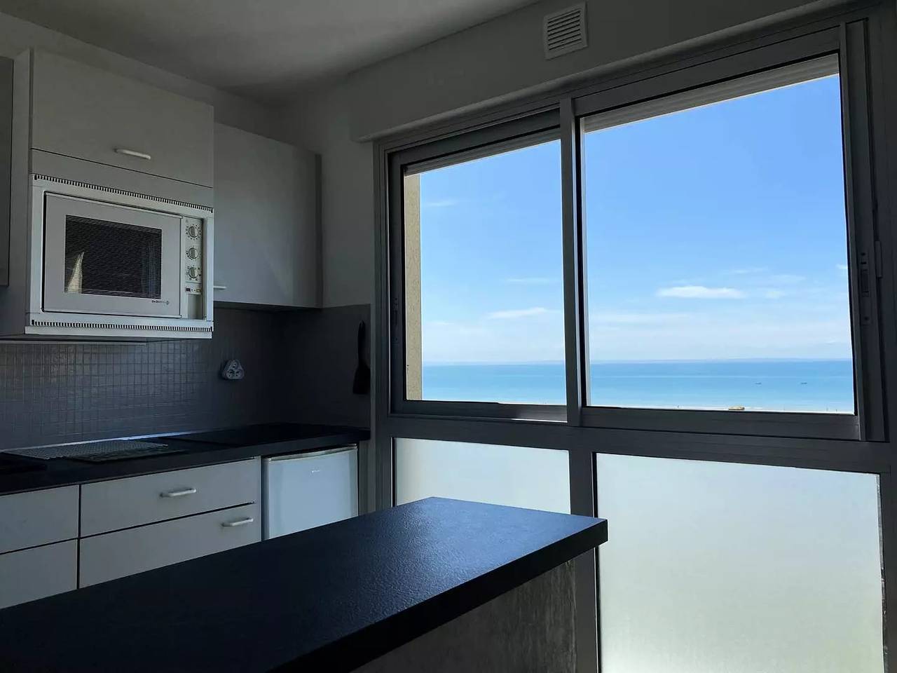 Appartement entier, Appartement T2 en centre bourg du Val-André. in Pléneuf-Val-André, Côte d’Émeraude