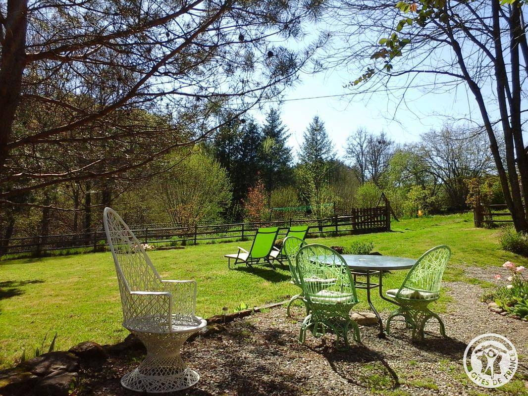 Gîte für 2 Personen mit Terrasse in Rosiers-d'Égletons, Tulle und Umgebung