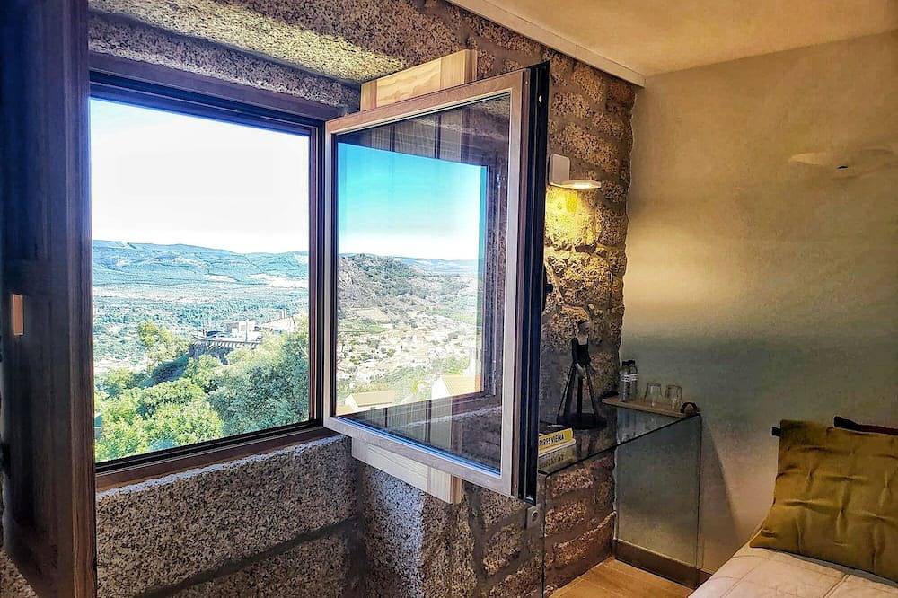 Um Jardim em Monsanto in Monsanto, Monsanto e Idanha-a-Velha