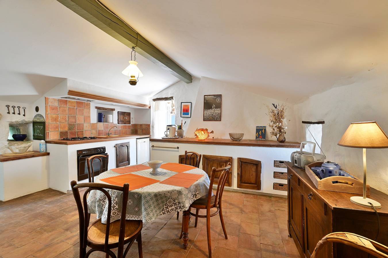 Appartement entier, Gîte Pina -  Gîte avec piscine partagée in Lussan, Région de Nîmes
