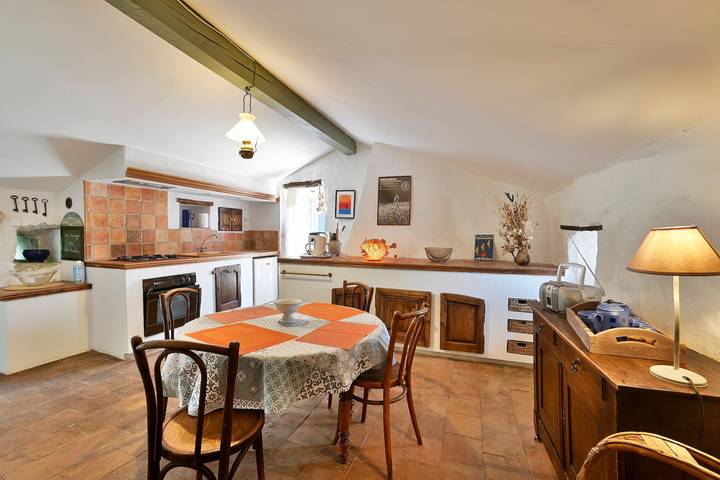 Appartement de vacances pour 6 personnes, avec terrasse ainsi que jardin et piscine dans le Gard - 2