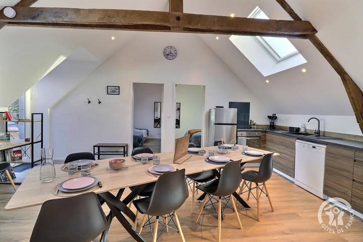 Gîte pour 8 personnes, avec terrasse et jardin dans Coglès - 3