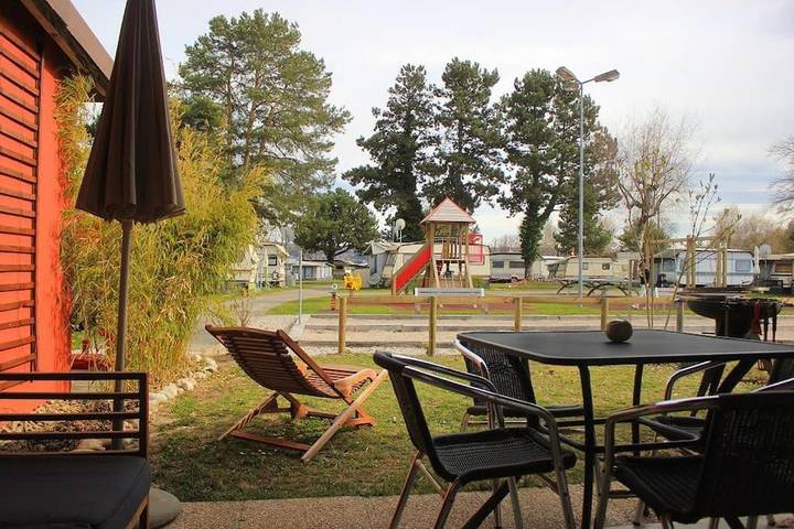 Gîte pour 5 personnes, avec terrasse ainsi que vue et jardin à Grandson - 4