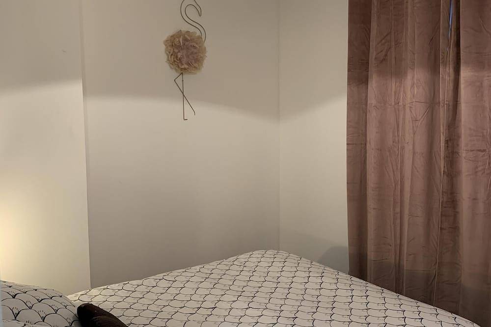 Entire apartment, Studio-City-Ensuite with Bath-Courtyard view in Mulhouse, Mulhouse region