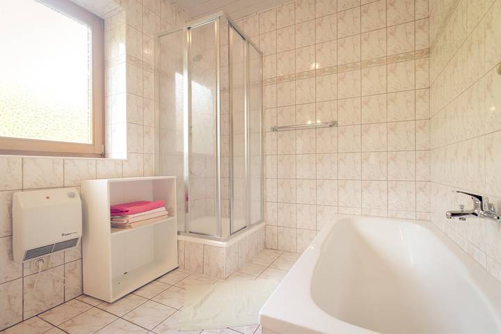 Ganze Ferienwohnung, Doppelzimmer mit Dusche/Wc ohne Balkon in Karawanken und Bachergebirge, Finkenstein am Faaker See