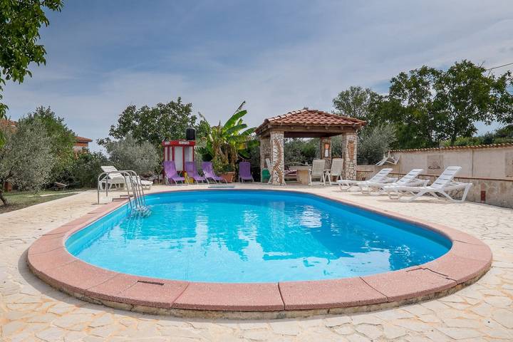 Ferienhaus für 5 Personen, mit Garten und Pool