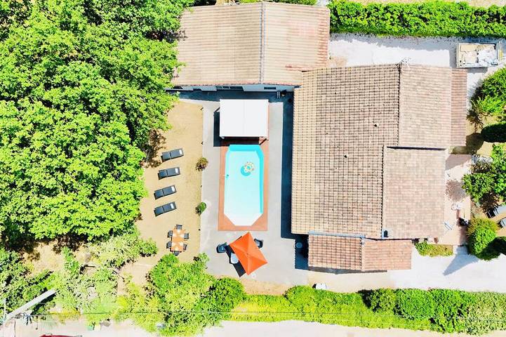 Ferienhaus für 10 Personen, mit Whirlpool und Pool sowie Garten - 1