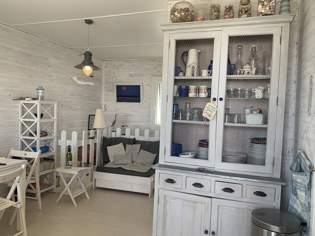 Charmantes Chalet 50m vom Strand - 6 Pers, Terrasse, Tv, Spülmaschine in Plage des Chalets, Gruissan