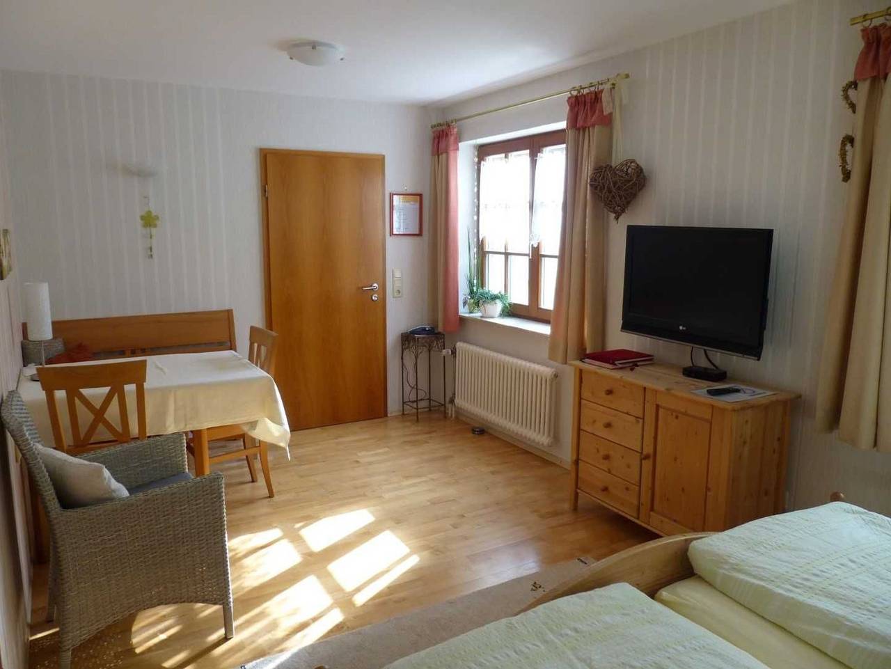 Ganze Ferienwohnung, Haus am Kaiserberg***, schöne Fewo zum Europapark Rust 12km - Sehr schöne Ferienwohnung zum Wohlfühlen in Herbolzheim, Südschwarzwald