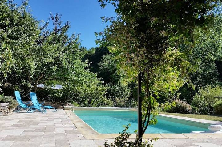 Gîte pour 8 personnes, avec jardin et terrasse à Druelle