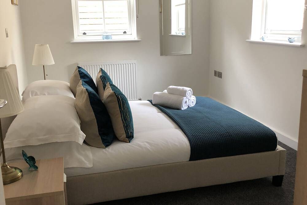 Entire apartment, ✨ Stylish St Albans 2 Bedroom — Perfect for Business, Families & Relocation ✨ in Hertfordshire