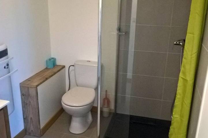 Location de vacances pour 4 personnes, avec terrasse ainsi que jardin et jacuzzi à Istres - 4