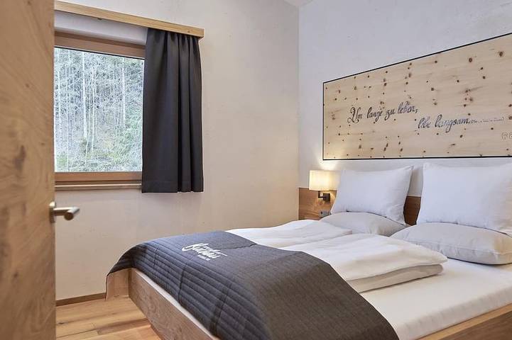 Ferienhaus für 2 Personen, mit Whirlpool und Garten sowie Balkon und Pool in Eben am Achensee