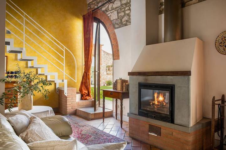 Agriturismo per 4 persone, con terrazza e giardino nonché piscina in Rapolano Terme