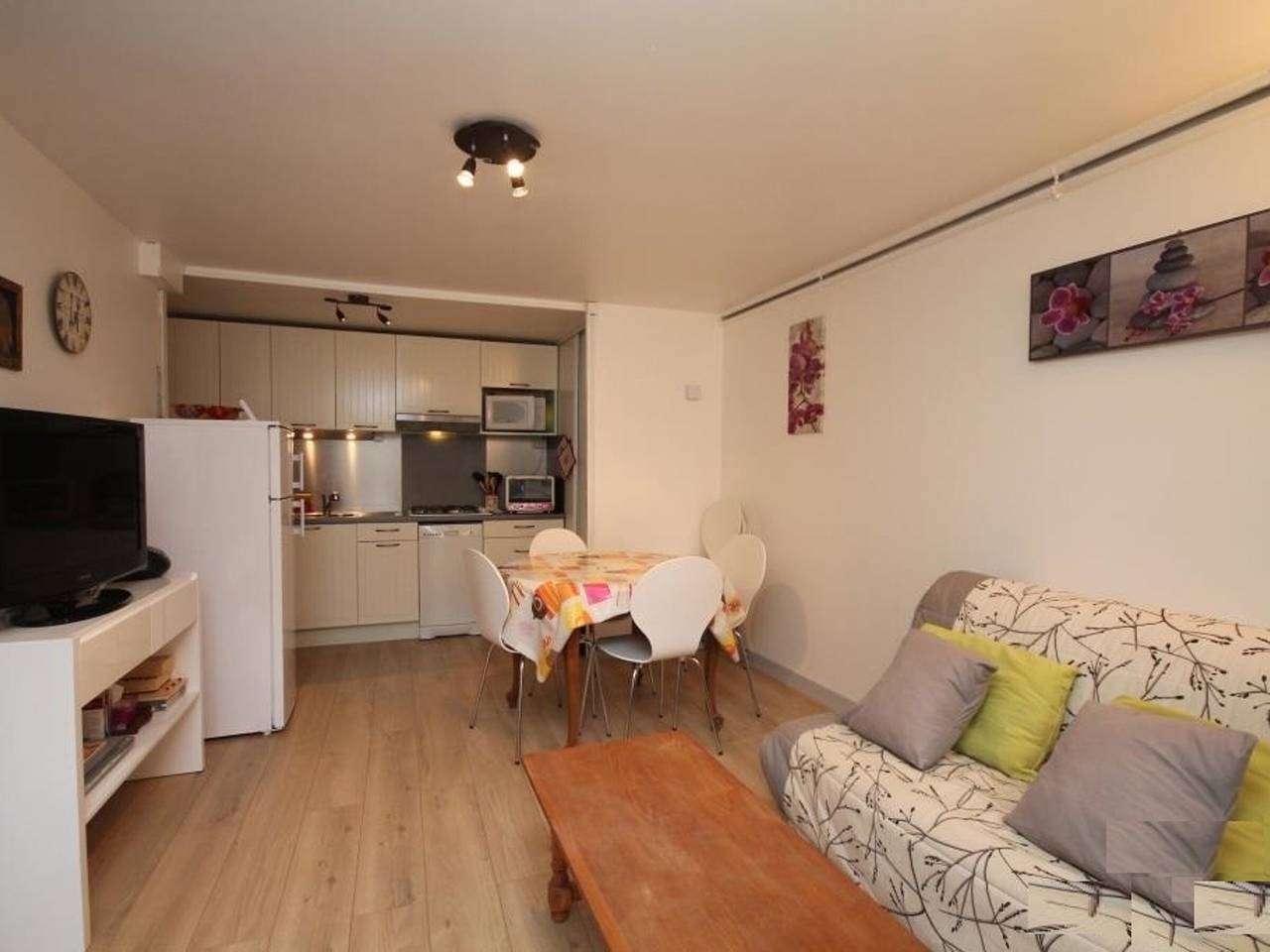Maison au Mont-Dore avec jardin clos, idéale pour 10 personnes in Mont-Dore, Parc naturel régional des Volcans d'Auvergne