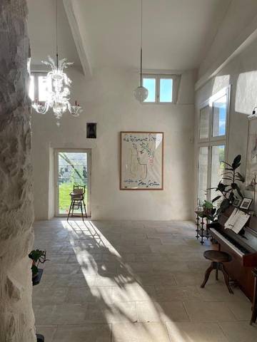 Cottage pour 10 personnes, avec vue ainsi que jardin et piscine, animaux acceptés à Étienne Bonnot de Condillac