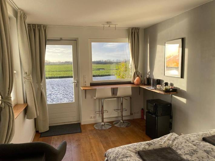 Gîte pour 2 personnes, avec vue ainsi que terrasse et vue sur le lac, animaux acceptés dans Broek in Waterland - 2