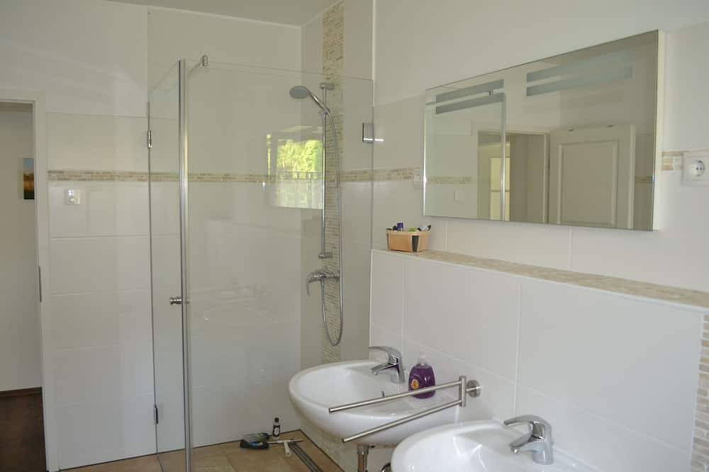 Ganze Wohnung, Berlin ist immer eine Reise wert 2! in Dahlwitz-Hoppegarten, Hoppegarten