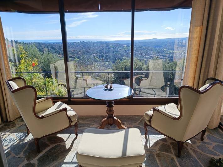 Location de vacances pour 6 personnes, avec Jacuzzi ainsi que Terrasse et Jardin à Châteauneuf-Grasse - 2