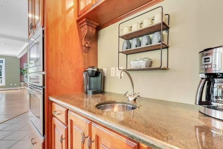 Vacation rental for 15 people, with yard and hot tub as well as balcony, with pets in Lake Wallenpaupack