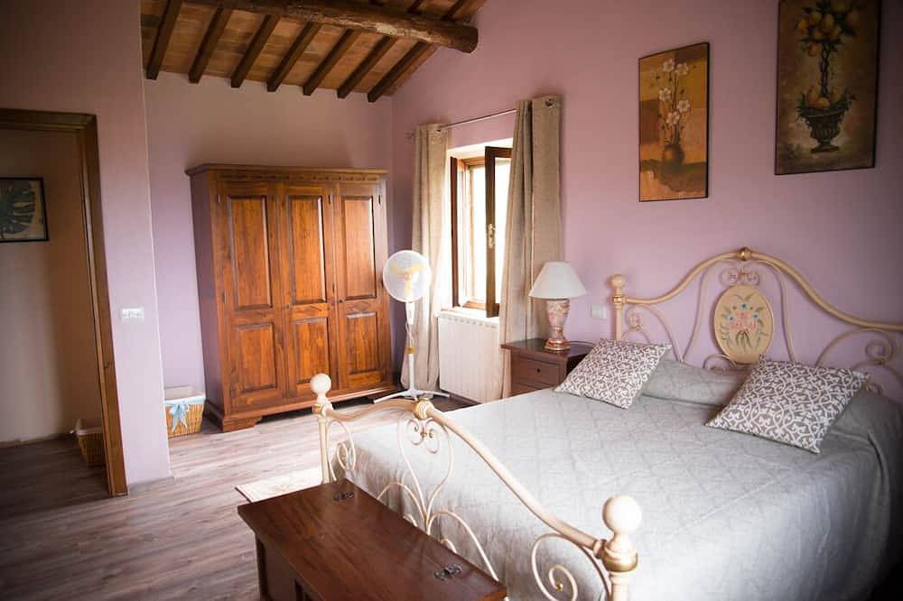 Geheel appartement, Idyllische Toscaanse-Umbrische appartementen in een villa met zwembad in Città della Pieve, Provincie Perugia